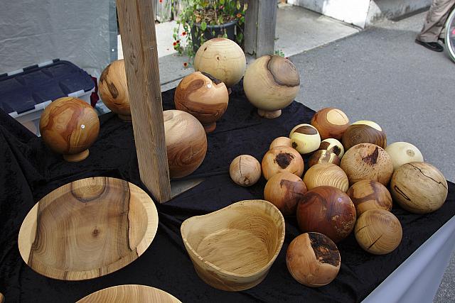 Stall with wooden balls