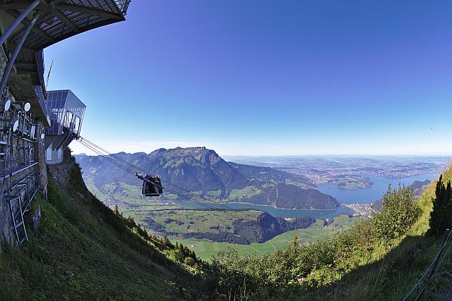 Cabrio cable car coming into top station