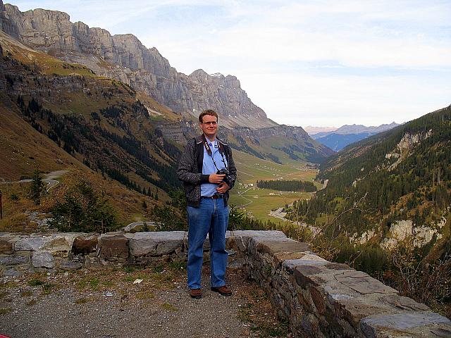 Johan in front of valey