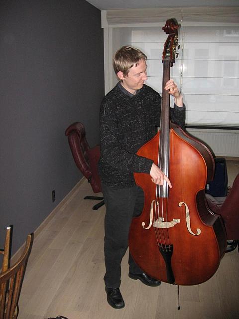 Wouter took up playing the contrabass