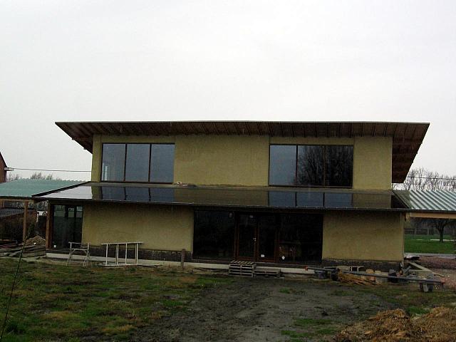 Henk&acute;s new place